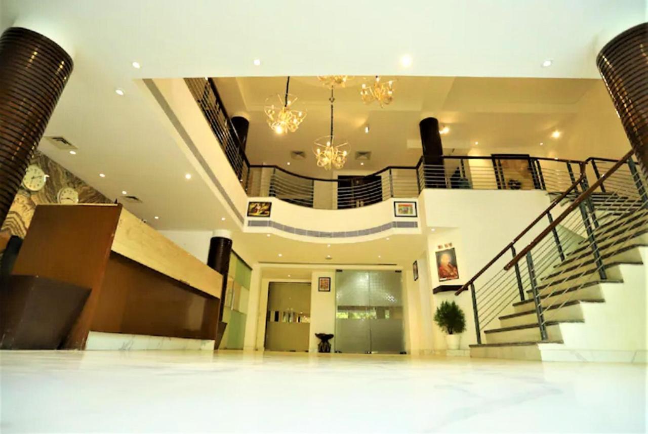Hotel Arch International Yeni Delhi Dış mekan fotoğraf