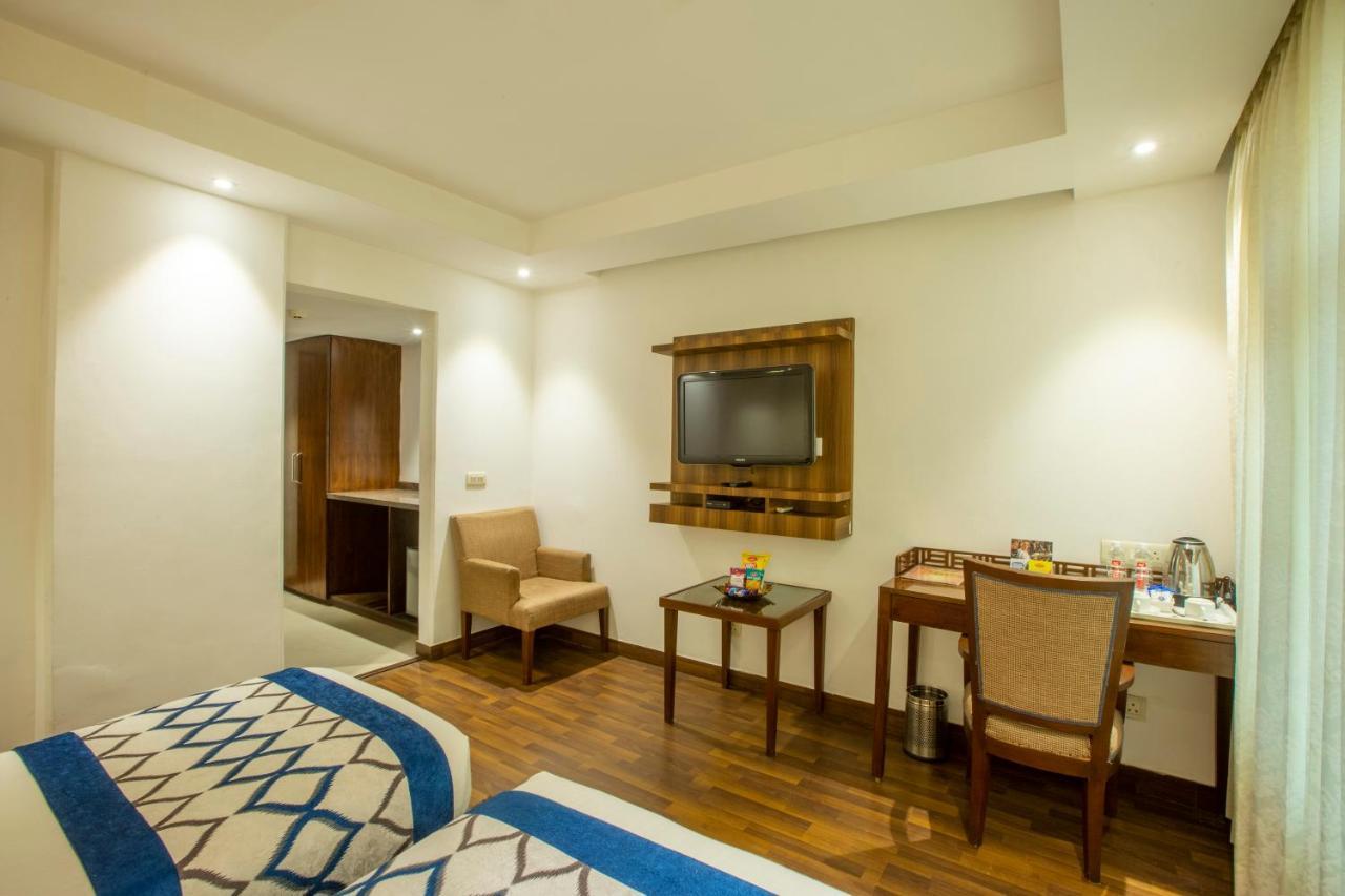Hotel Arch International Yeni Delhi Dış mekan fotoğraf
