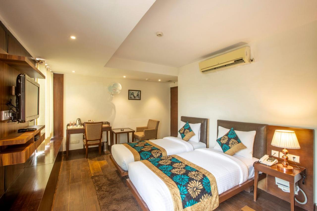 Hotel Arch International Yeni Delhi Dış mekan fotoğraf